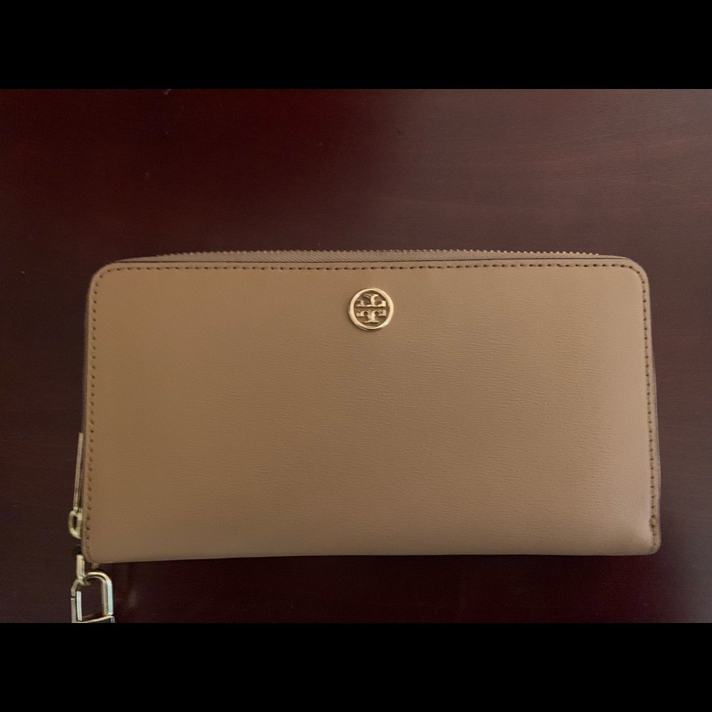 Tory Burch Parker wallet cardamom like new